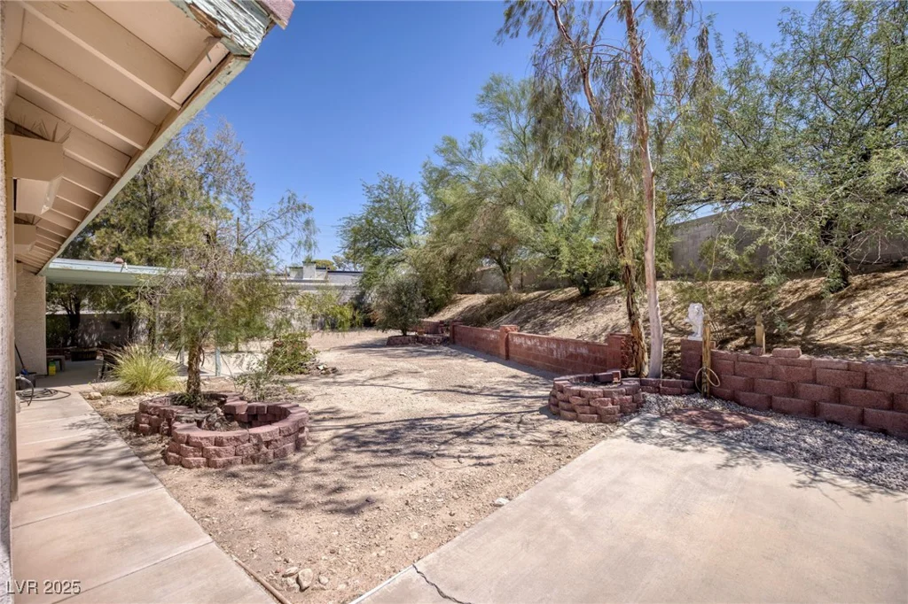 1590 Desertaire, Las Vegas, NV 89110