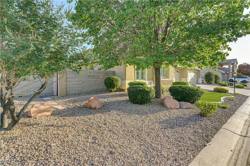 6575 Fence Jumper, Las Vegas, NV 89131