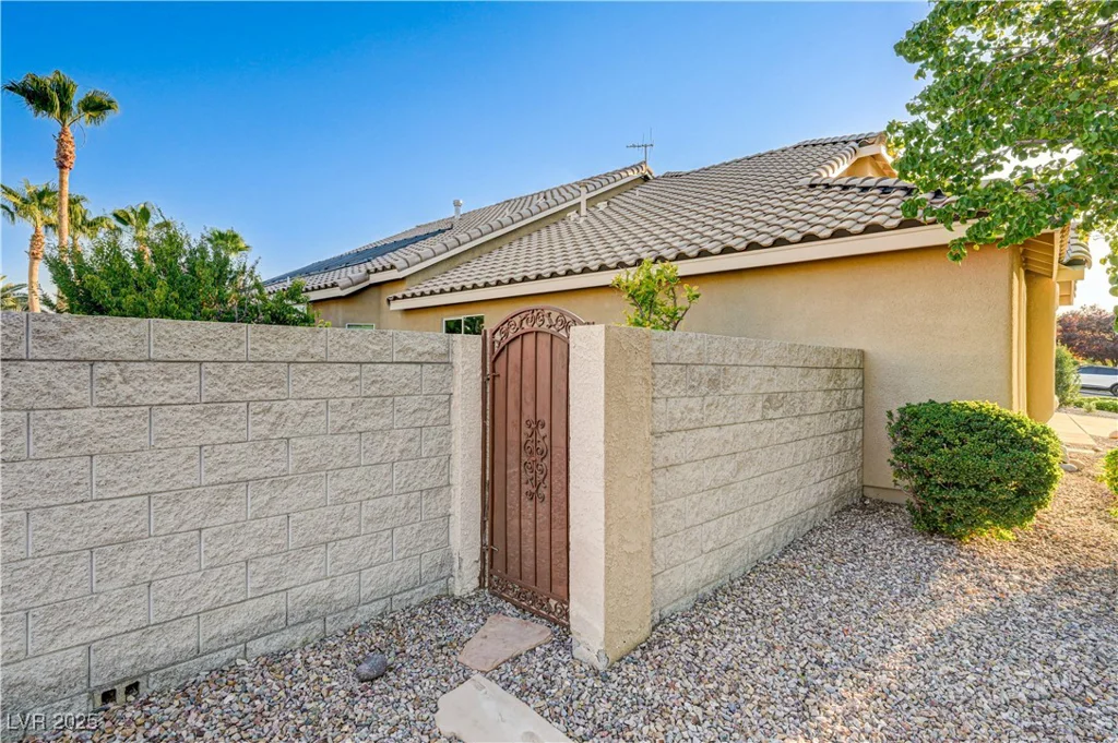 6575 Fence Jumper, Las Vegas, NV 89131