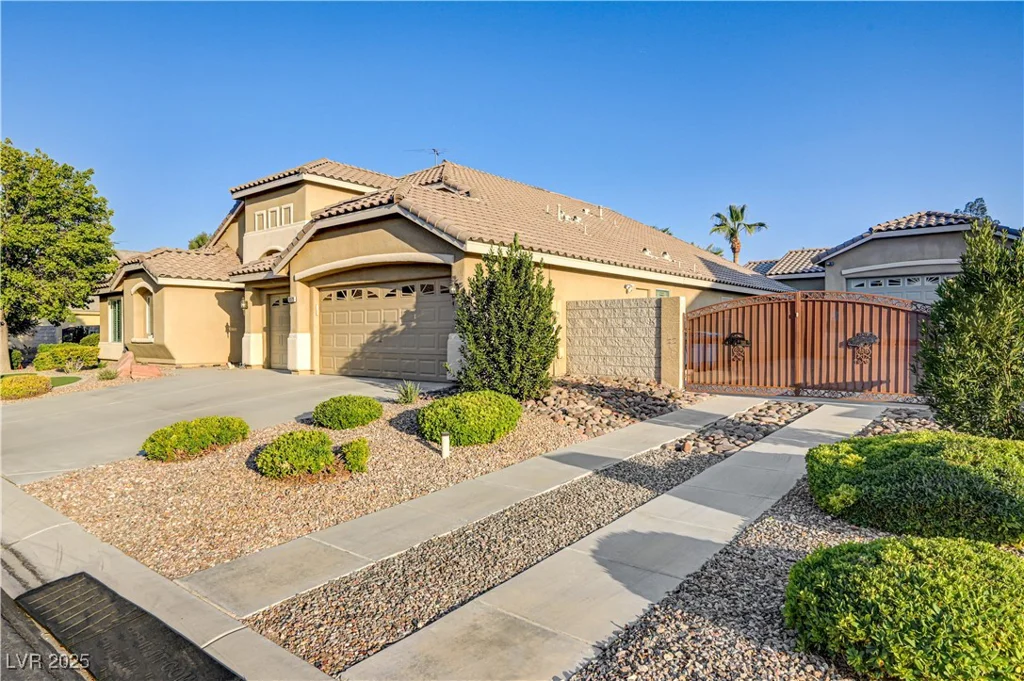 6575 Fence Jumper, Las Vegas, NV 89131