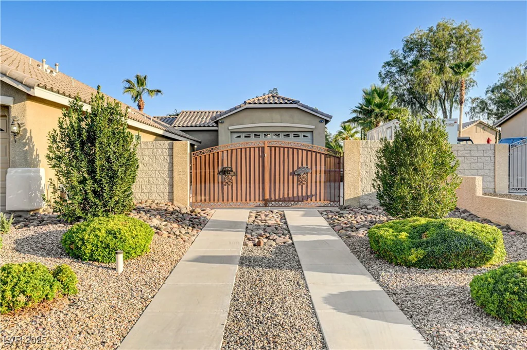 6575 Fence Jumper, Las Vegas, NV 89131