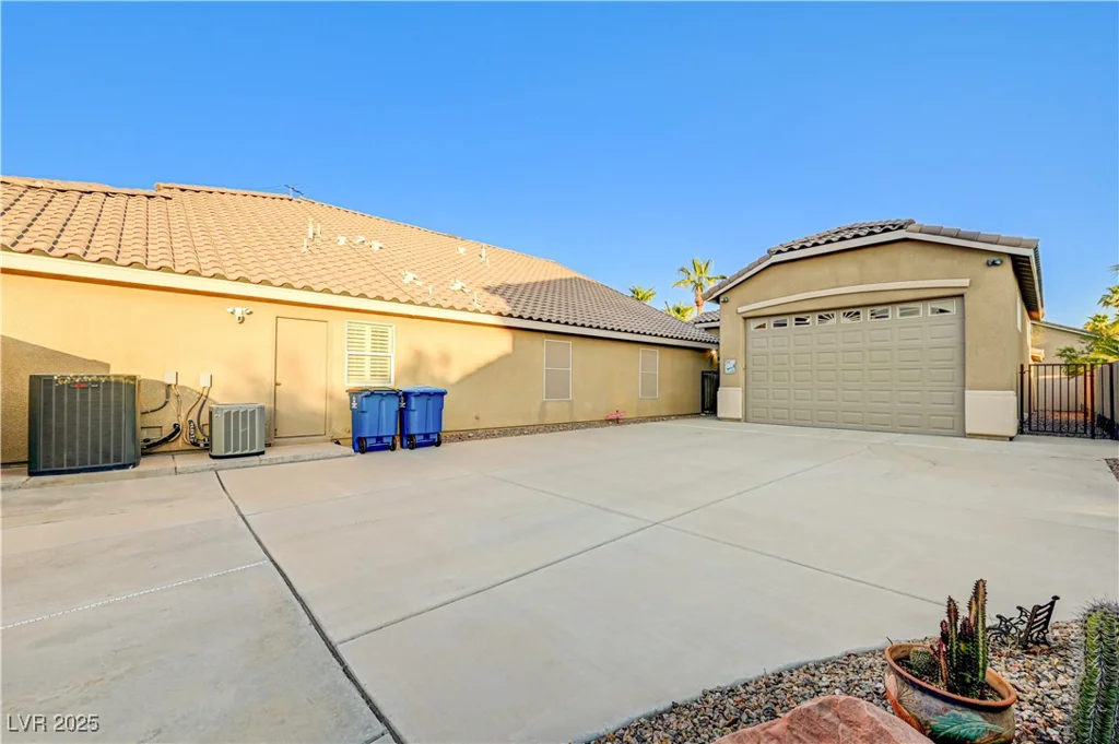 6575 Fence Jumper, Las Vegas, NV 89131