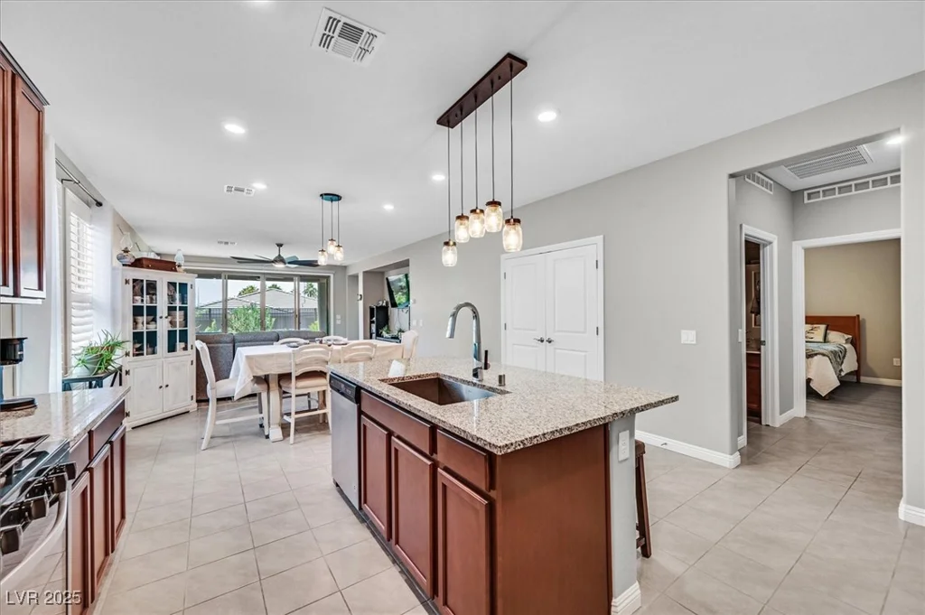 2383 Elmont, North Las Vegas, NV 89086