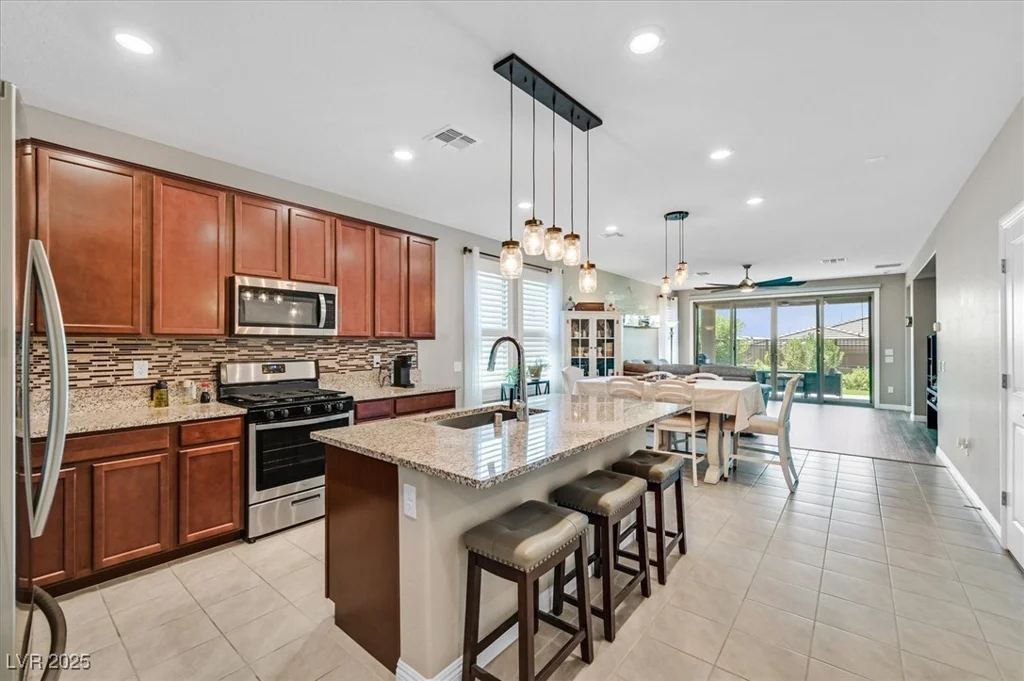 2383 Elmont, North Las Vegas, NV 89086