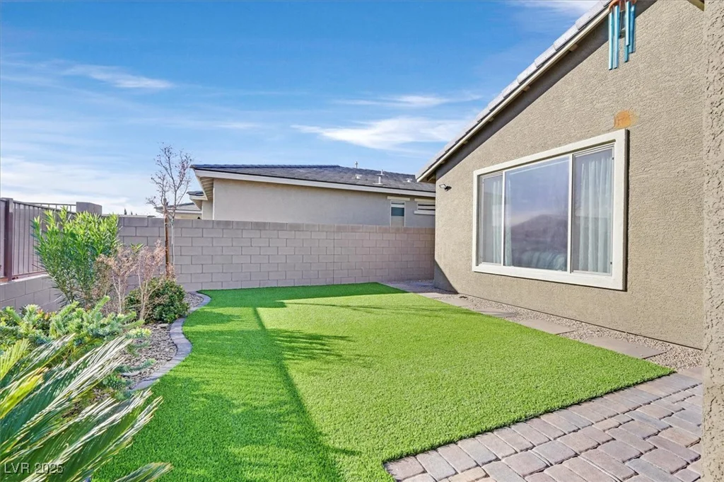 2383 Elmont, North Las Vegas, NV 89086