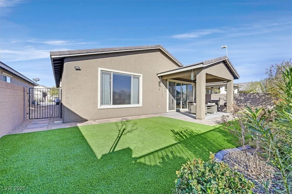 2383 Elmont, North Las Vegas, NV 89086