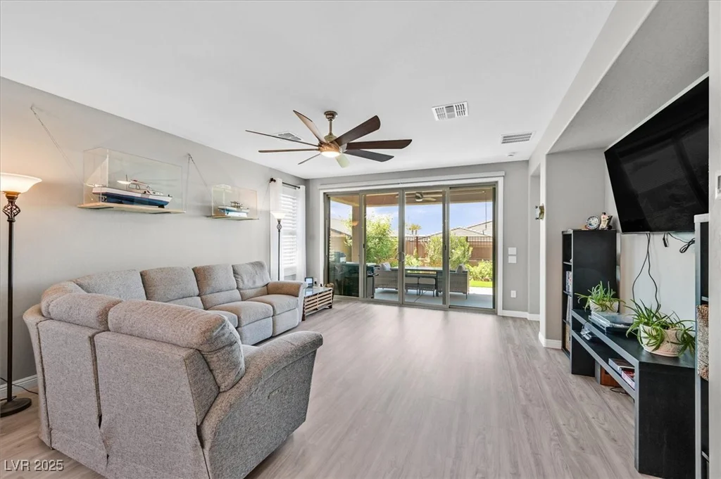 2383 Elmont, North Las Vegas, NV 89086