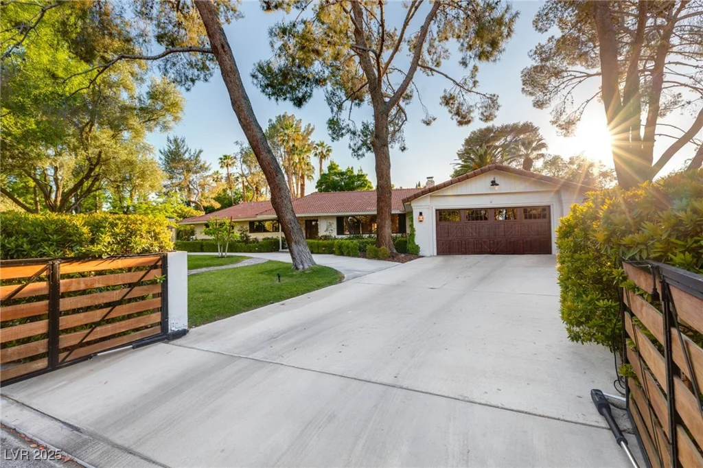 200 STONEWOOD, Las Vegas, NV 89107