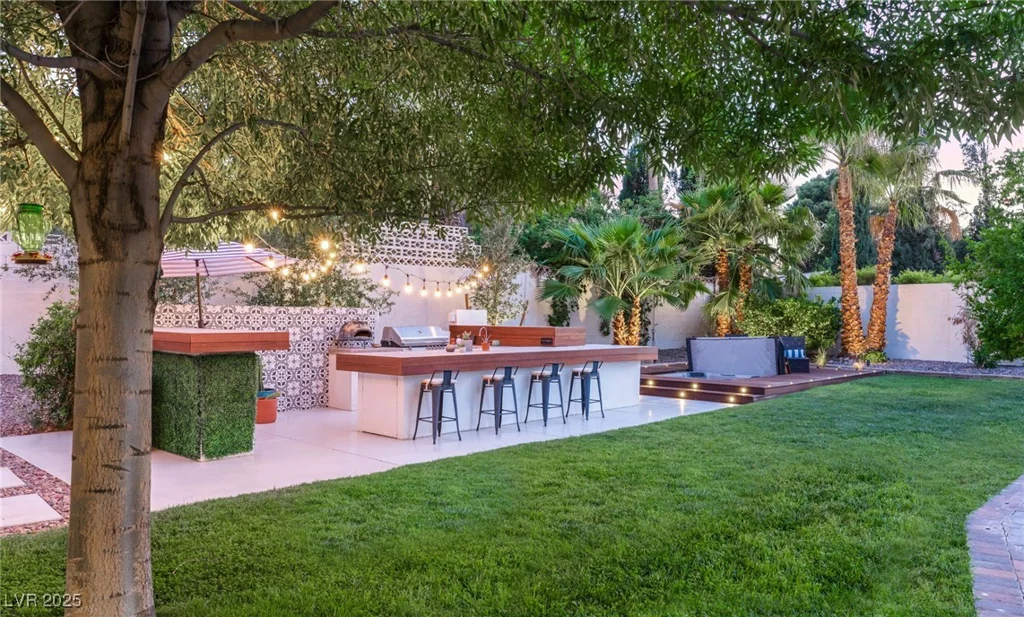 200 STONEWOOD, Las Vegas, NV 89107