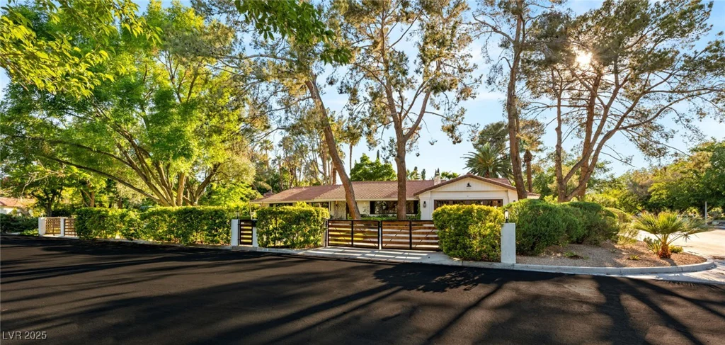 200 STONEWOOD, Las Vegas, NV 89107
