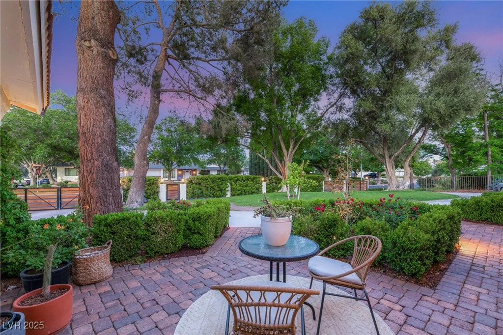 200 STONEWOOD, Las Vegas, NV 89107