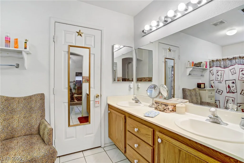 4709 Sophia, North Las Vegas, NV 89032