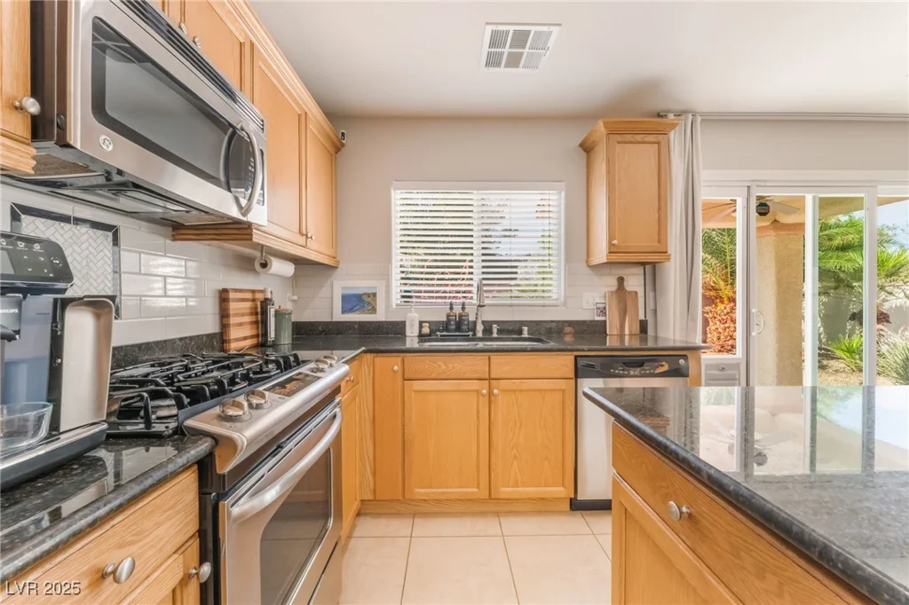 4923 Scholl Canyon, Las Vegas, NV 89131