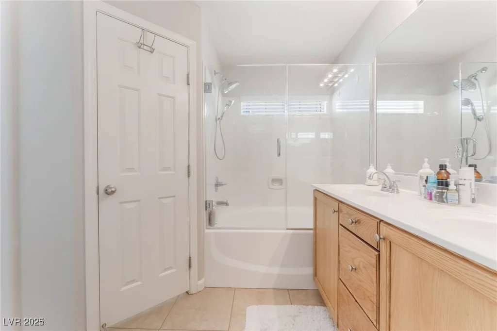4923 Scholl Canyon, Las Vegas, NV 89131
