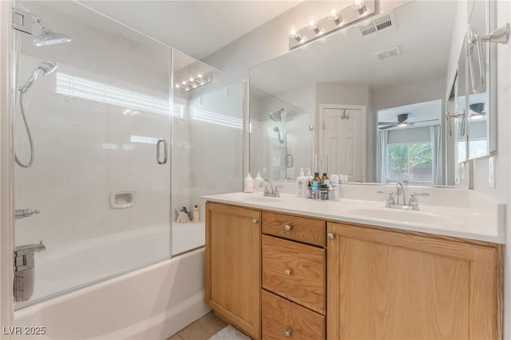 4923 Scholl Canyon, Las Vegas, NV 89131
