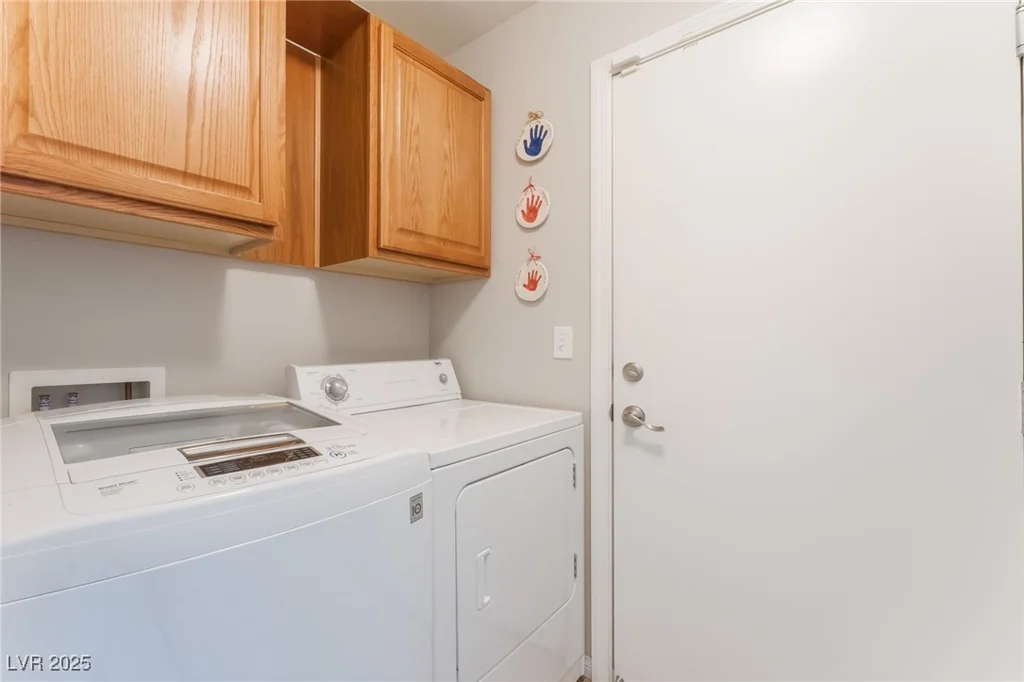 4923 Scholl Canyon, Las Vegas, NV 89131