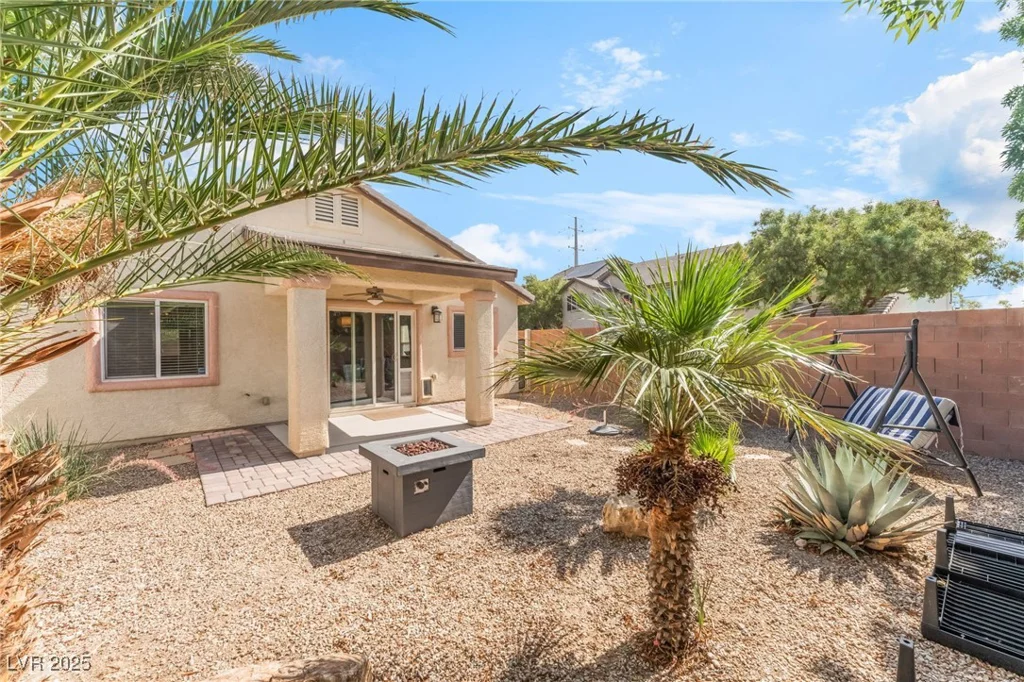 4923 Scholl Canyon, Las Vegas, NV 89131