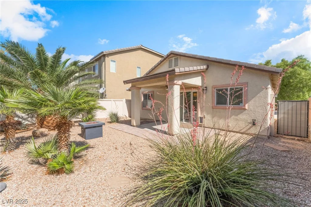 4923 Scholl Canyon, Las Vegas, NV 89131