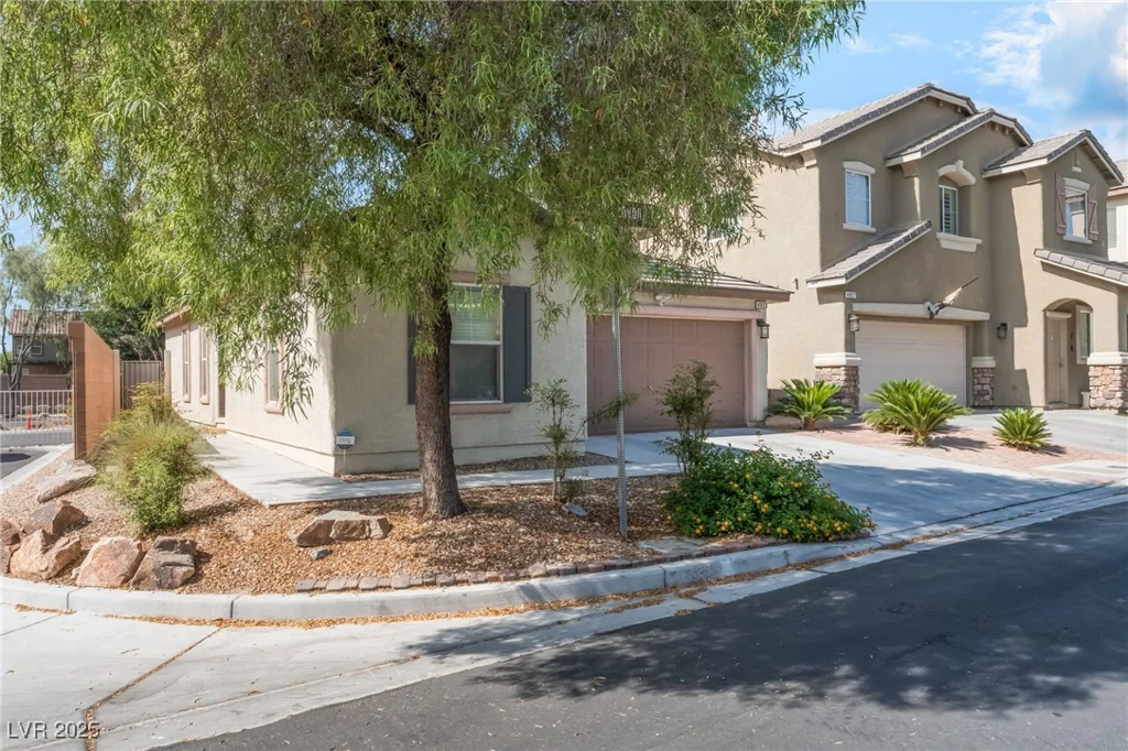 4923 Scholl Canyon, Las Vegas, NV 89131
