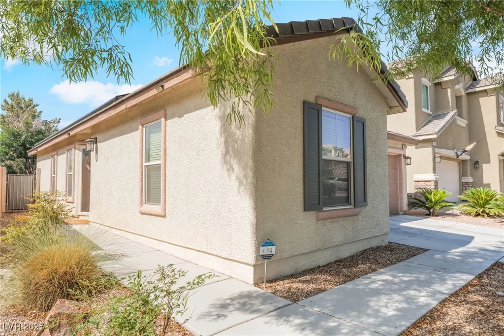 4923 Scholl Canyon, Las Vegas, NV 89131
