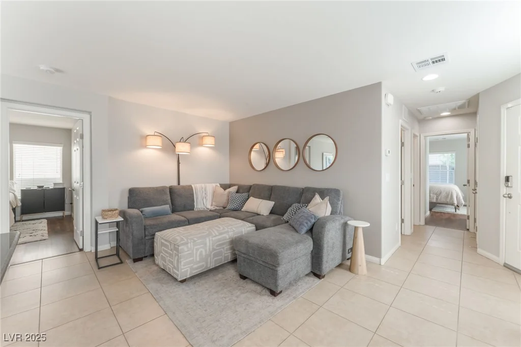 4923 Scholl Canyon, Las Vegas, NV 89131