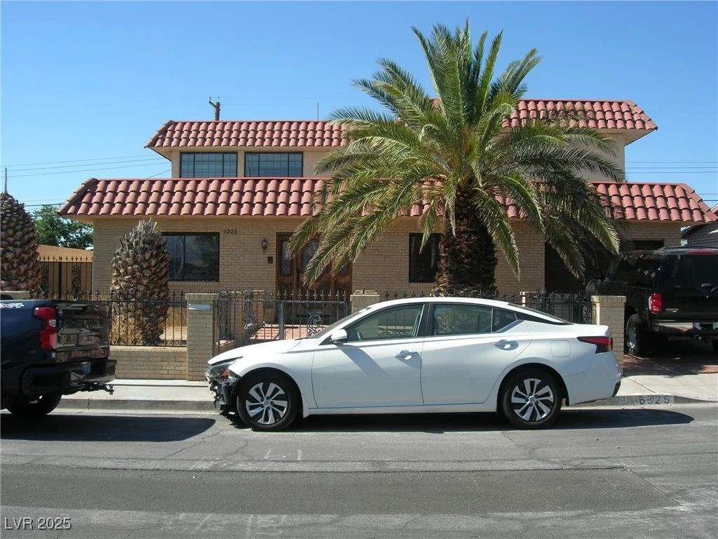 6325 Burgundy, Las Vegas, NV 89107