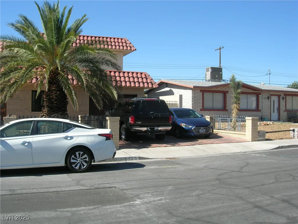 6325 Burgundy, Las Vegas, NV 89107