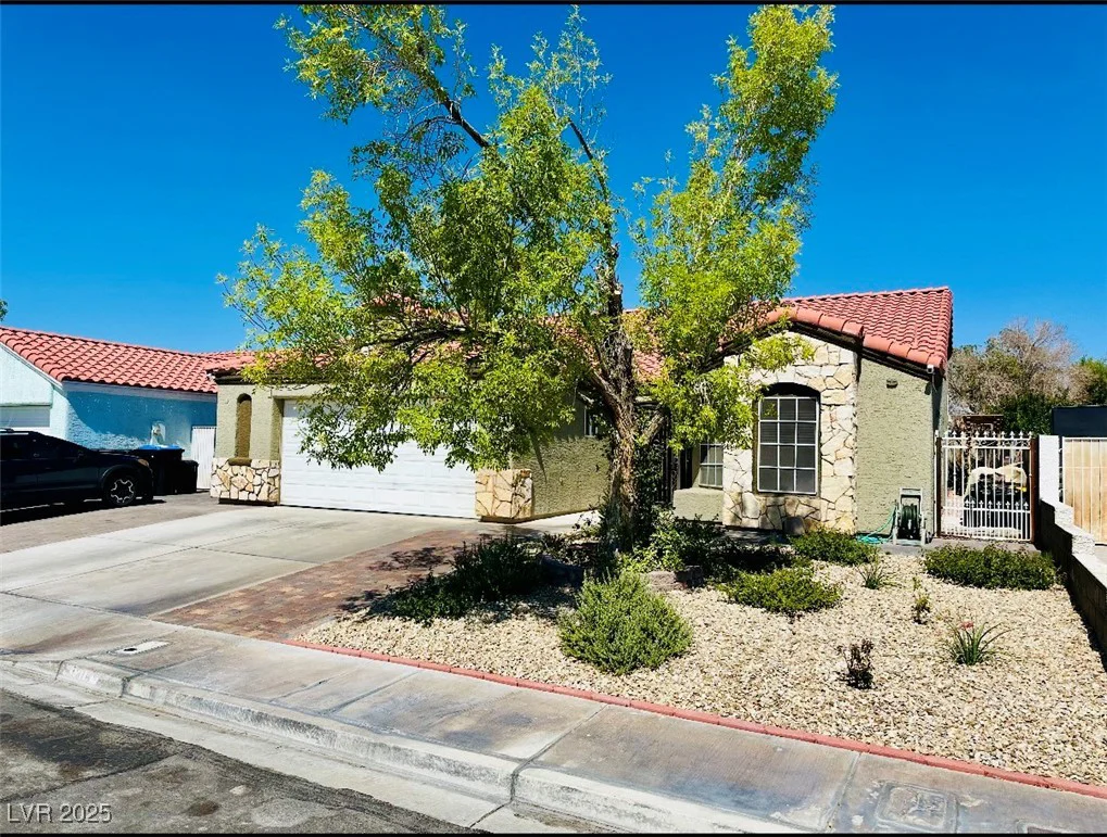 4216 Famoso, North Las Vegas, NV 89032