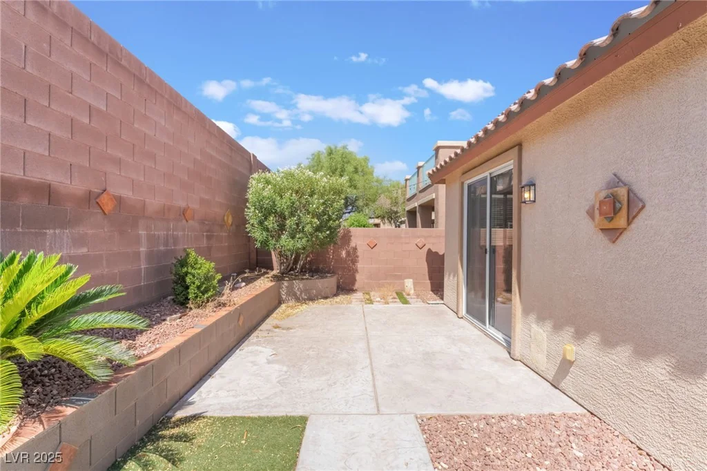 7317 Caballo Range, Las Vegas, NV 89179