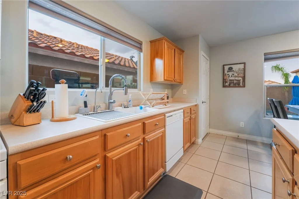 2064 Spiers, Las Vegas, NV 89183