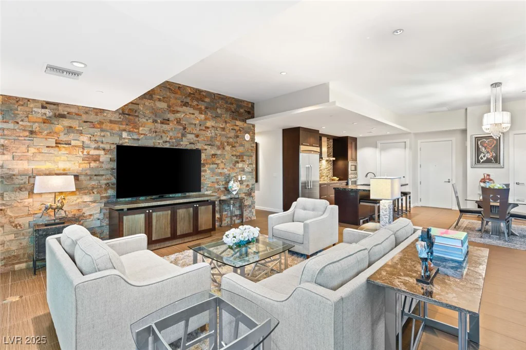 4471 DEAN MARTIN, Las Vegas, NV 89103