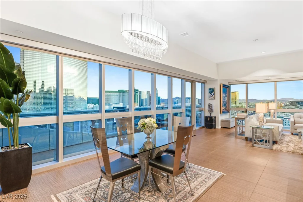 4471 DEAN MARTIN, Las Vegas, NV 89103