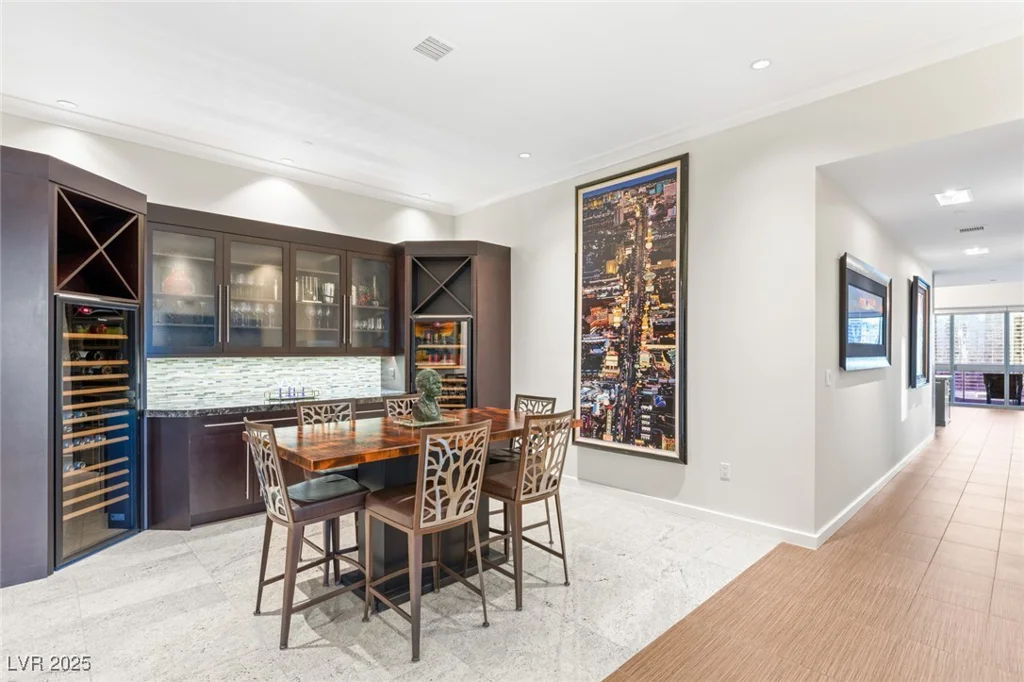 4471 DEAN MARTIN, Las Vegas, NV 89103