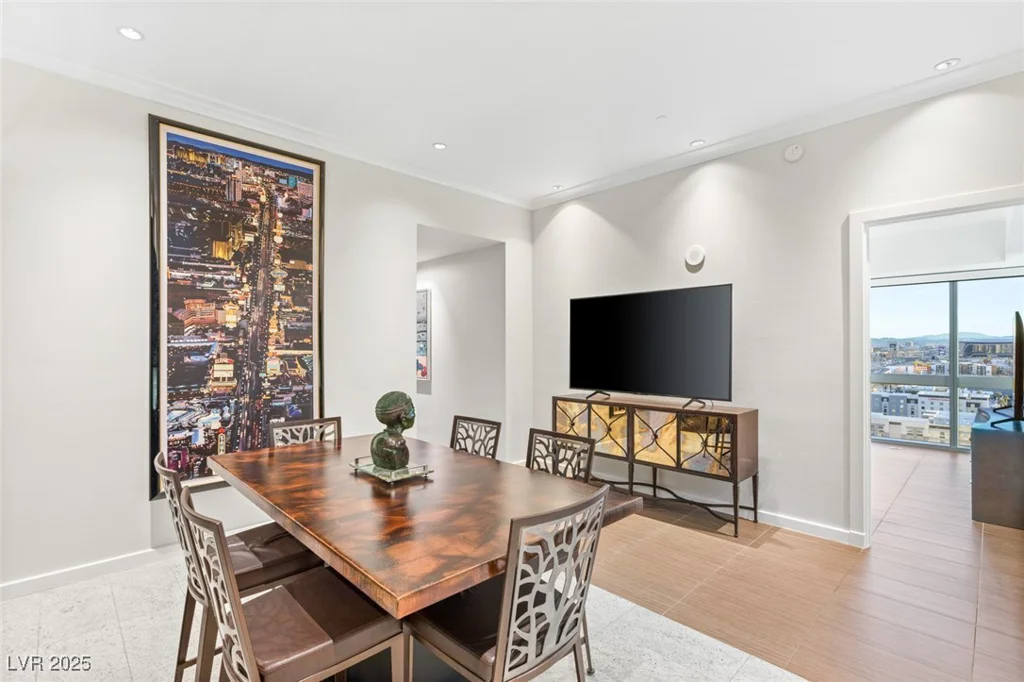 4471 DEAN MARTIN, Las Vegas, NV 89103