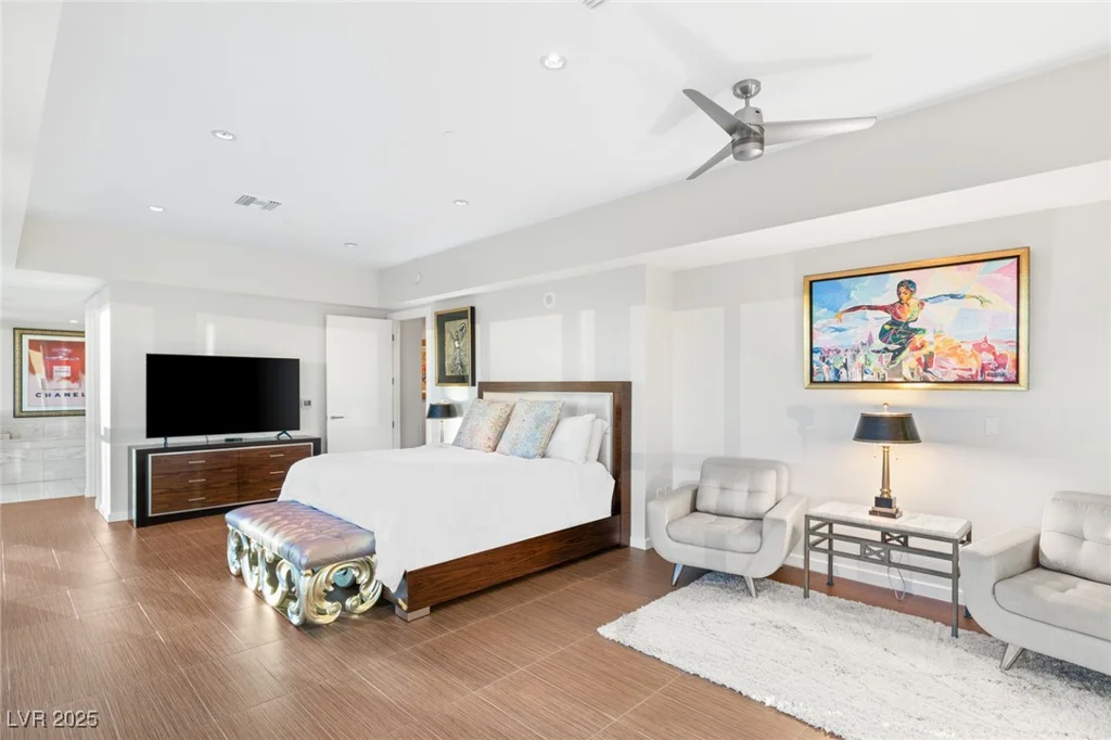 4471 DEAN MARTIN, Las Vegas, NV 89103