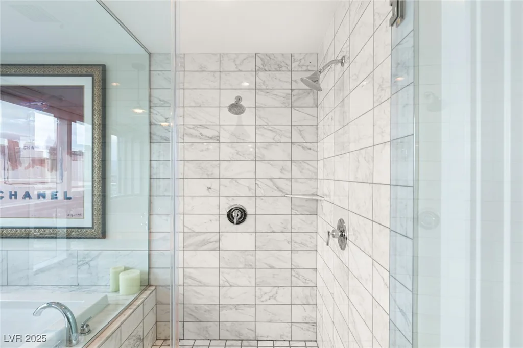 4471 DEAN MARTIN, Las Vegas, NV 89103
