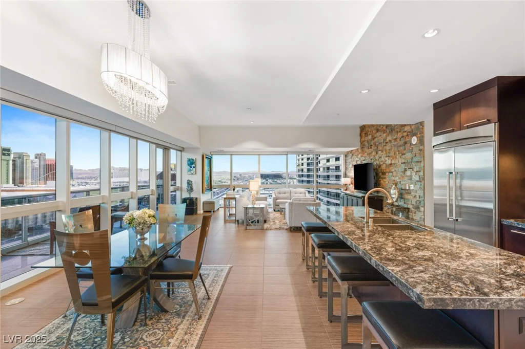 4471 DEAN MARTIN, Las Vegas, NV 89103