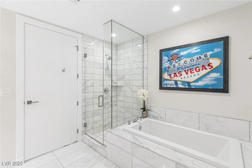 4471 DEAN MARTIN, Las Vegas, NV 89103