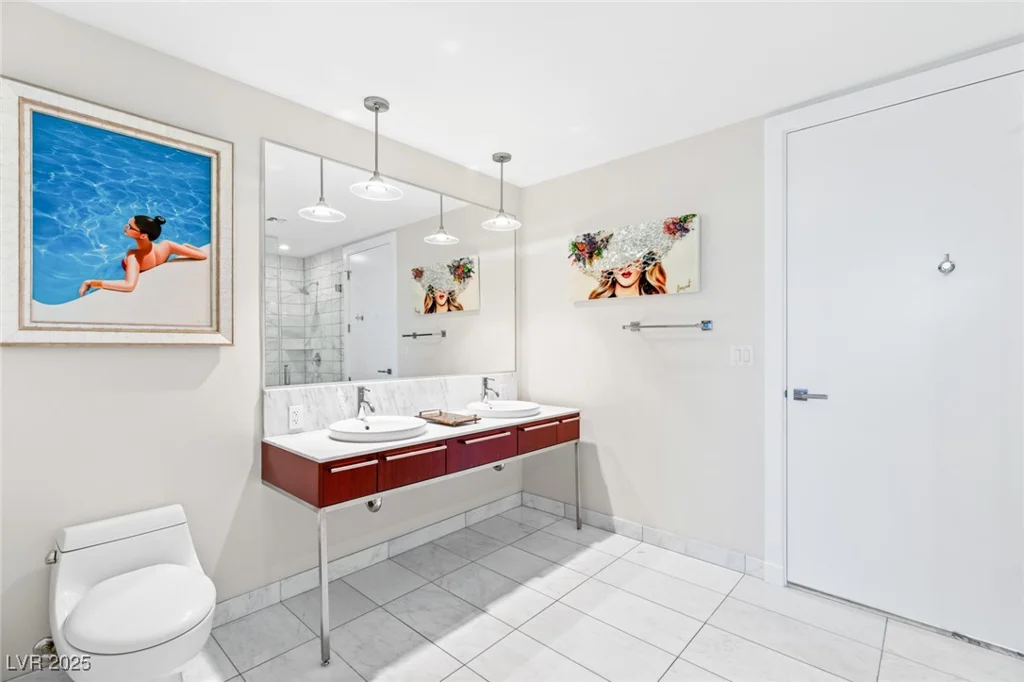 4471 DEAN MARTIN, Las Vegas, NV 89103