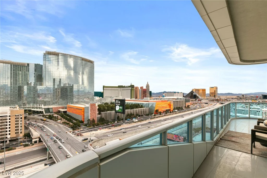 4471 DEAN MARTIN, Las Vegas, NV 89103