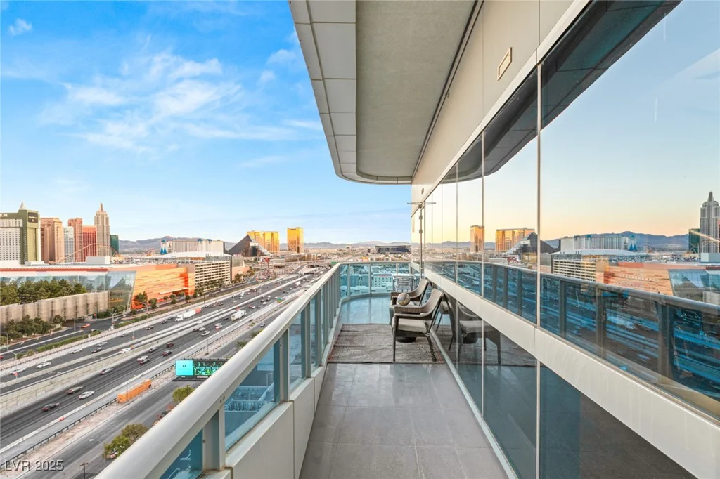 4471 DEAN MARTIN, Las Vegas, NV 89103