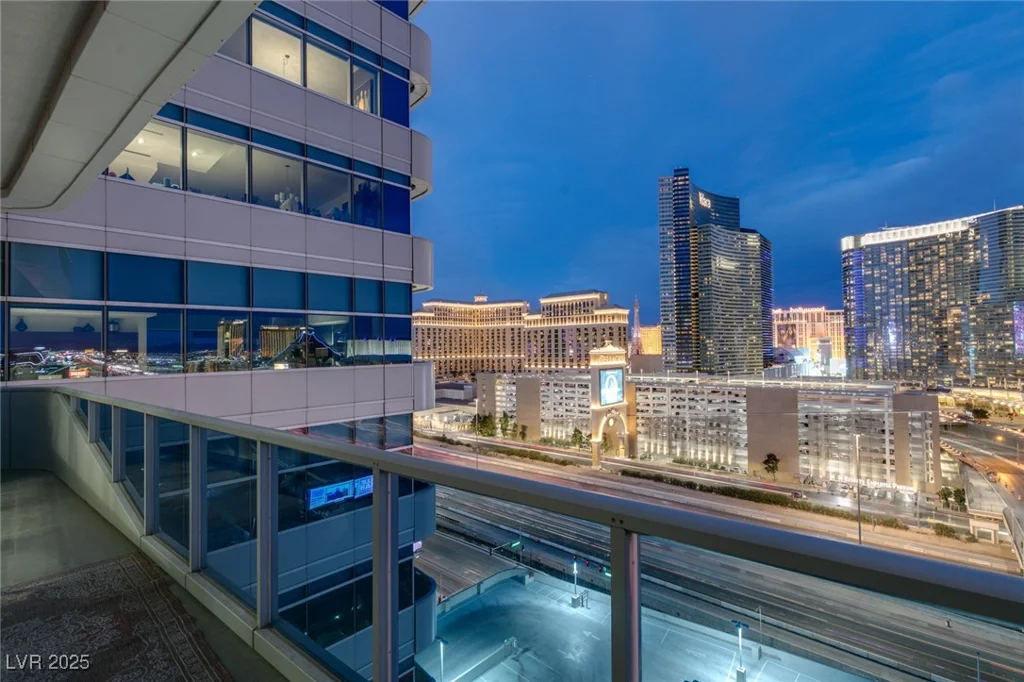 4471 DEAN MARTIN, Las Vegas, NV 89103