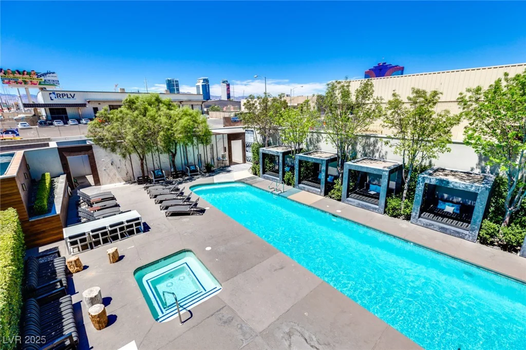 4471 DEAN MARTIN, Las Vegas, NV 89103