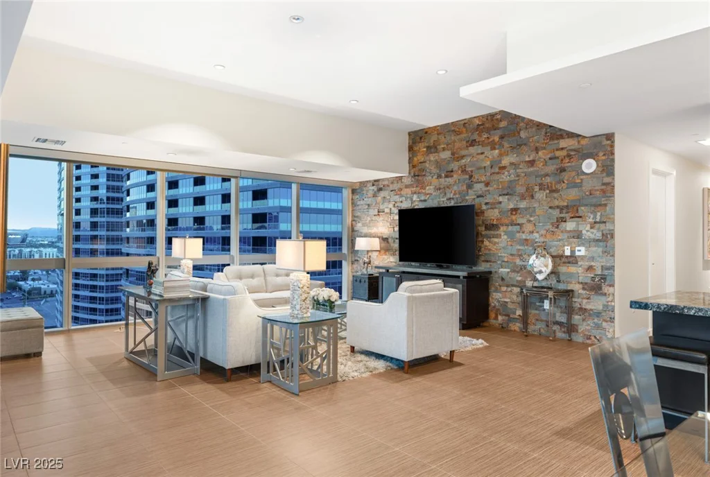 4471 DEAN MARTIN, Las Vegas, NV 89103