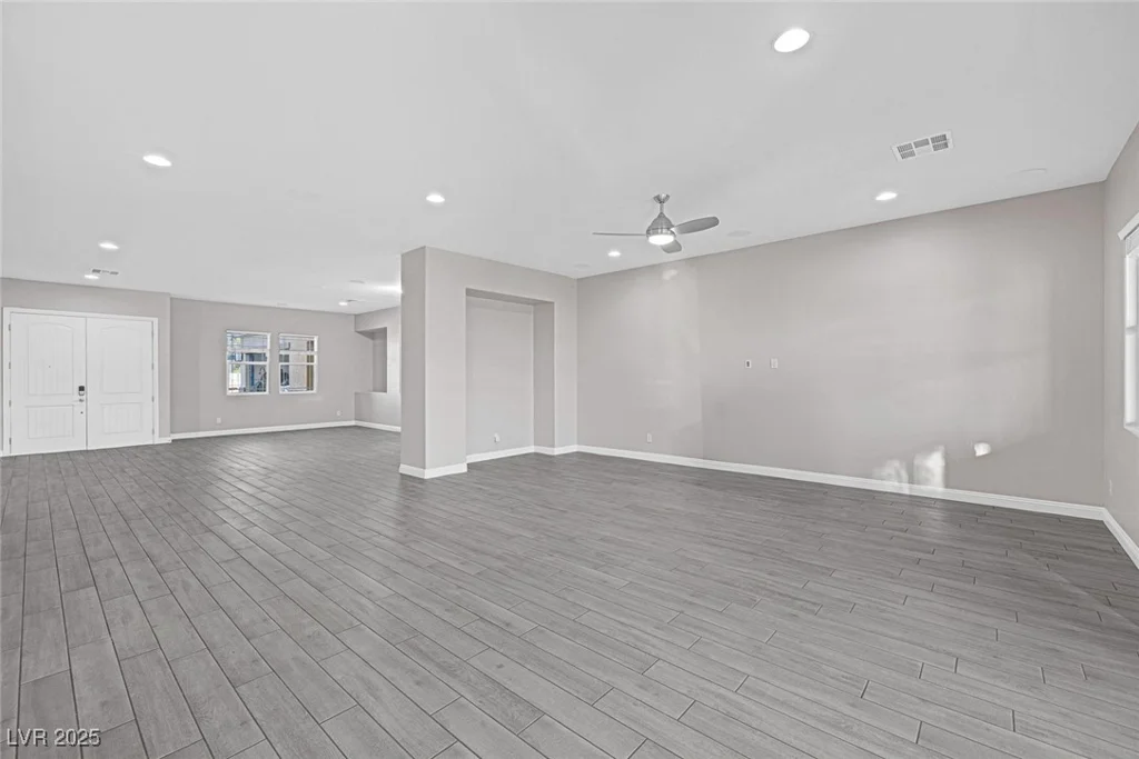 274 Chartan, Las Vegas, NV 89183