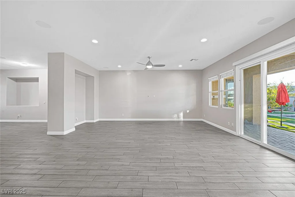 274 Chartan, Las Vegas, NV 89183