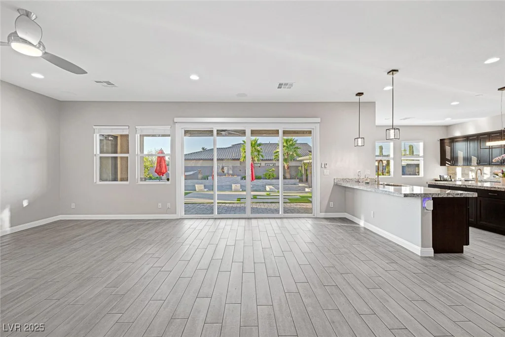 274 Chartan, Las Vegas, NV 89183