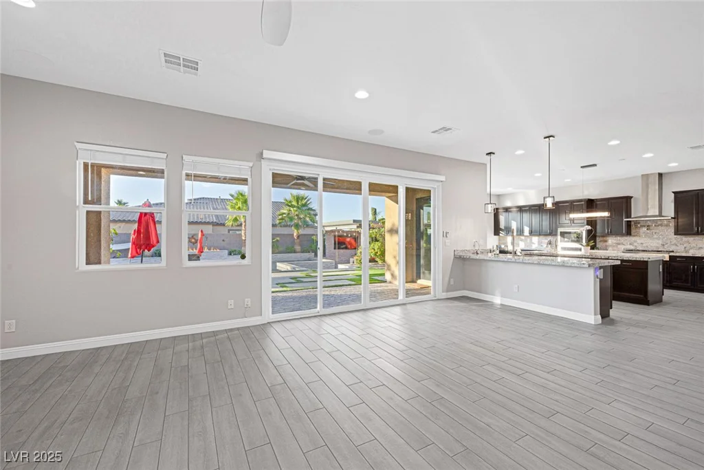 274 Chartan, Las Vegas, NV 89183