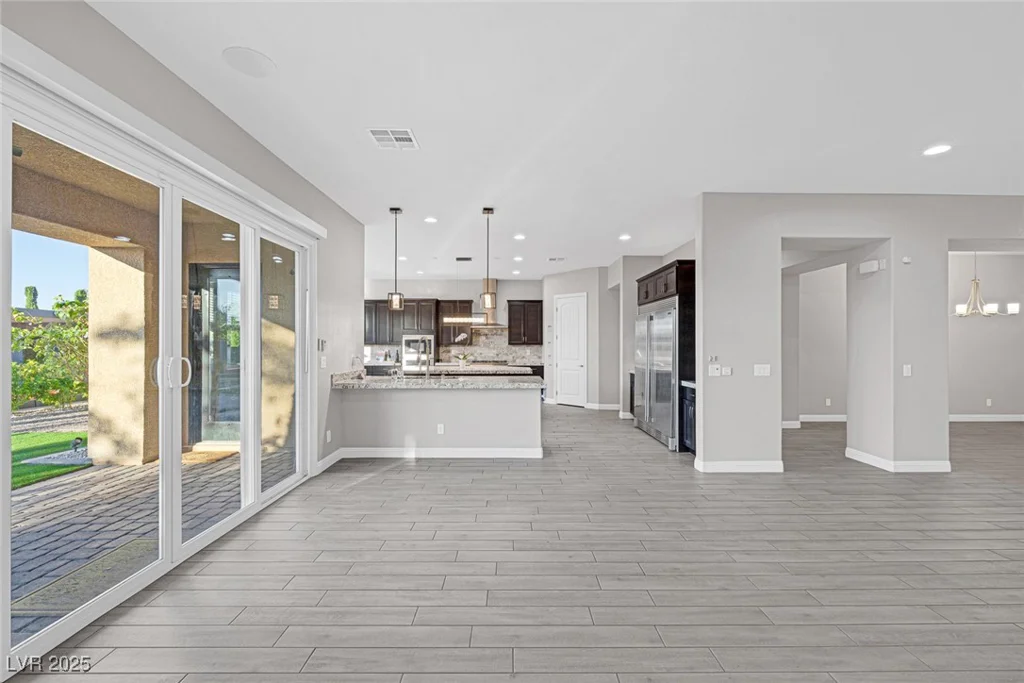 274 Chartan, Las Vegas, NV 89183