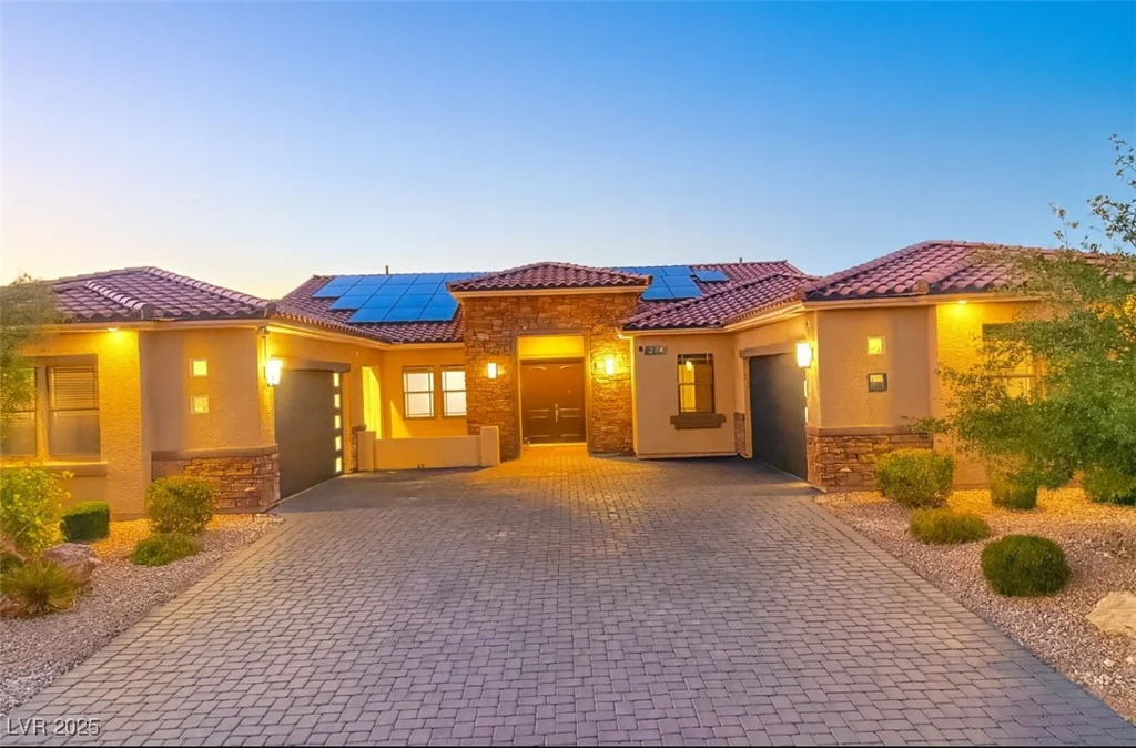 274 Chartan, Las Vegas, NV 89183